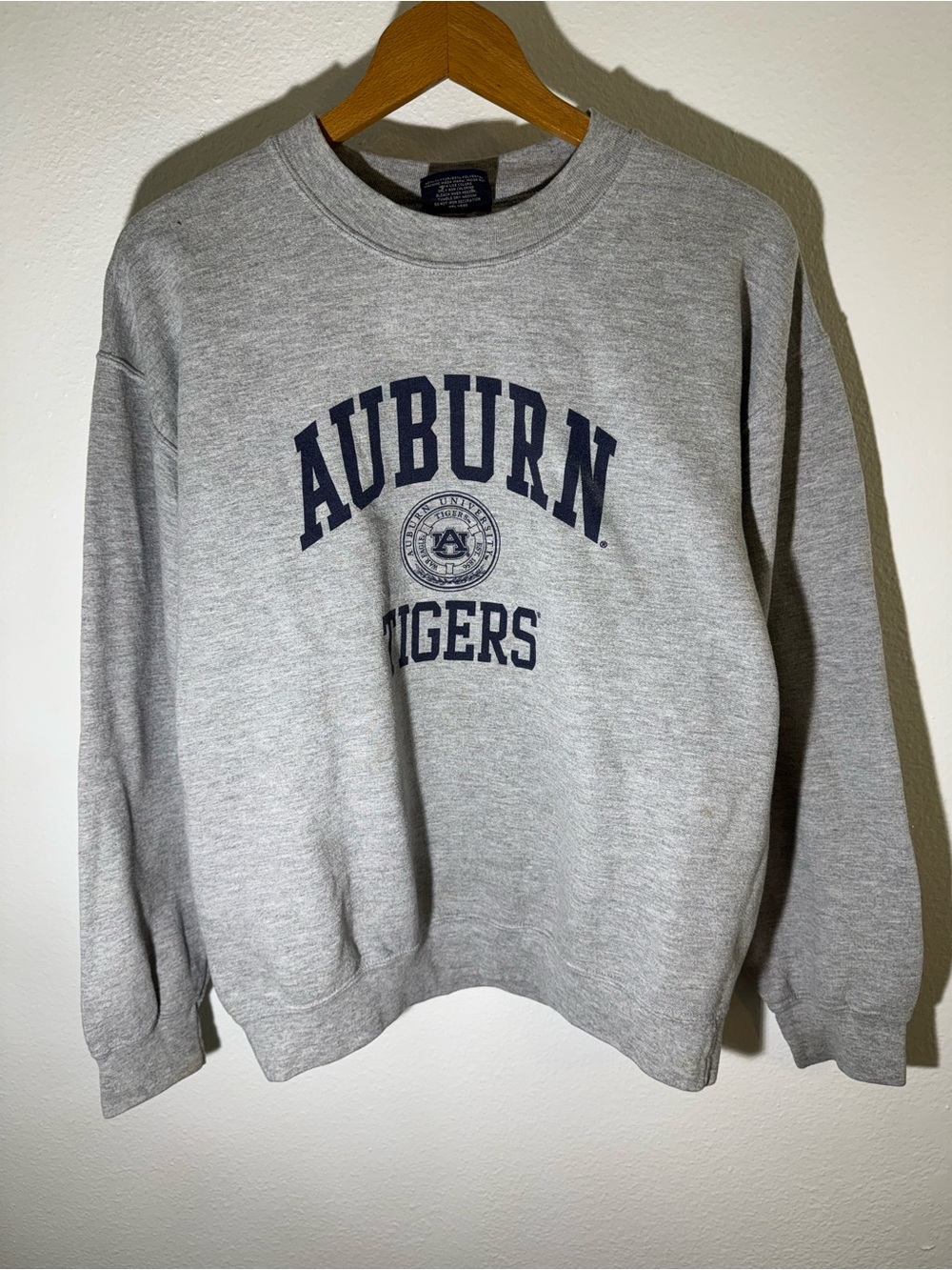 Auburn Tigers MV Sport Gray Crewneck Sweatshirt Mens Small S Pullover NCAA